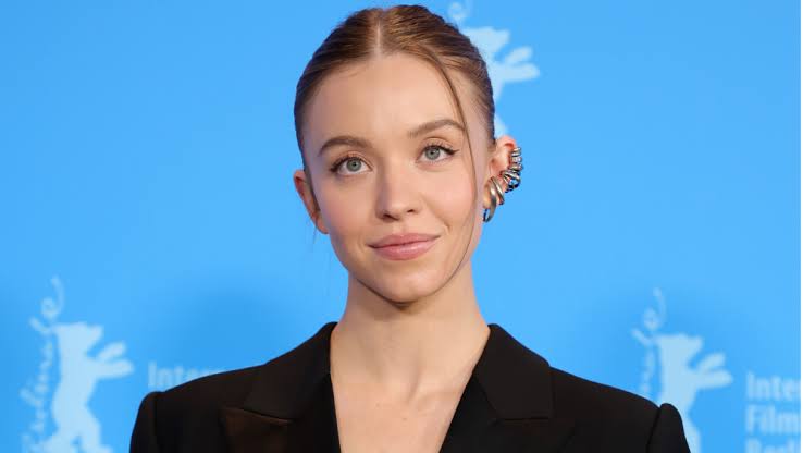 Sydney Sweeney - Age, Bio, Birthday, Family, Net Worth