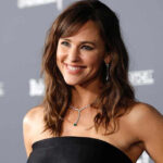 Jennifer Garner - Age, Bio, Birthday, Family, Net Worth